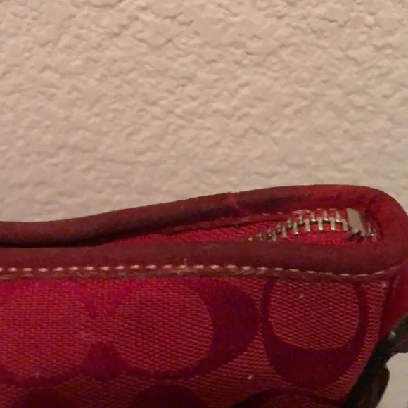 Coach purse medium size in red - Picture 7 of 8